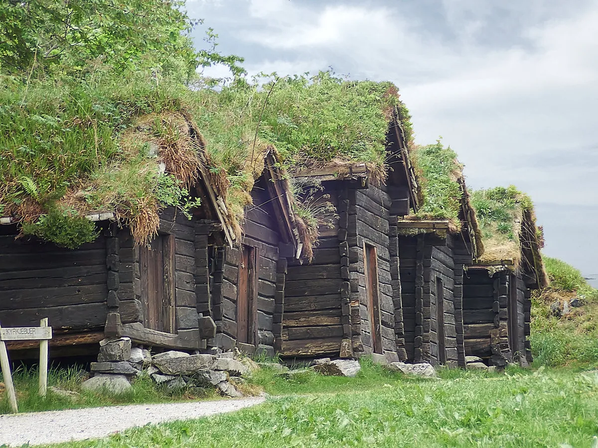 Ålesund Winter Travel Guide 2026: A Fjord Getaway